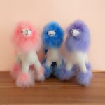 Peluche en fourrure d'alpaga faite à la main. Forme d'alpaga cisaillé “Asiy”. Hauteur: 20 cm.