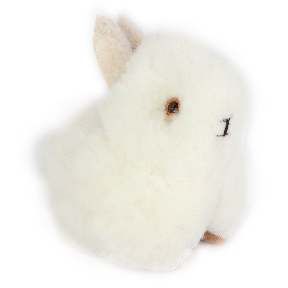 Peluche en fourrure d'alpaga faite à la main. Forme de lapin “Wayra”. Hauteur: 10 cm.