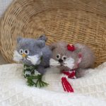 Ensemble de 2 ornements tricotés de Noël faits à la main. Fabriqué avec des fibres naturelles.