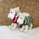 Set of 2 Handmade X-mas knitted ornaments. Made with natural fibers.