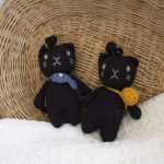Set of 2 Handmade X-mas knitted ornaments. Made with natural fibers.