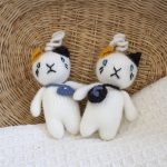 Set of 2 Handmade X-mas knitted ornaments. Made with natural fibers.