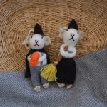 Set of 2 Handmade halloween knitted ornaments. Made with natural fibers.