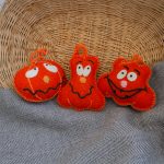 Ensemble de 3 ornements brodés d’Halloween faits à la main. Fabriqué avec des fibres naturelles.
