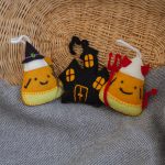 Ensemble de 3 ornements brodés d’Halloween faits à la main. Fabriqué avec des fibres naturelles.