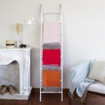 Couverture à franges. Dimensions 1,80 m x 1,50 m